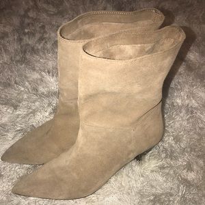 Zara Mid Heel Booties 🔥